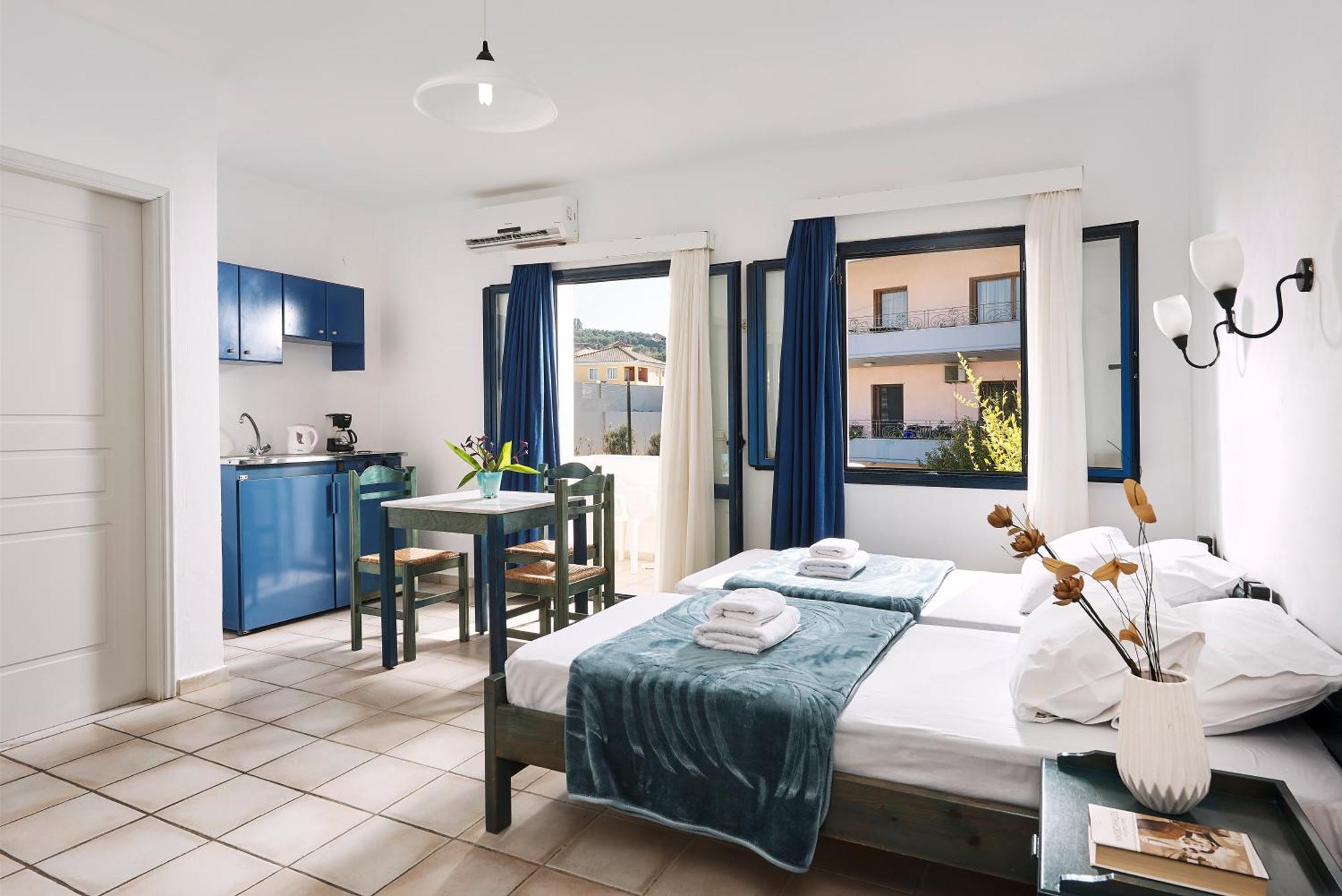 Eva Suites & Apartments Agia Marina エクステリア 写真