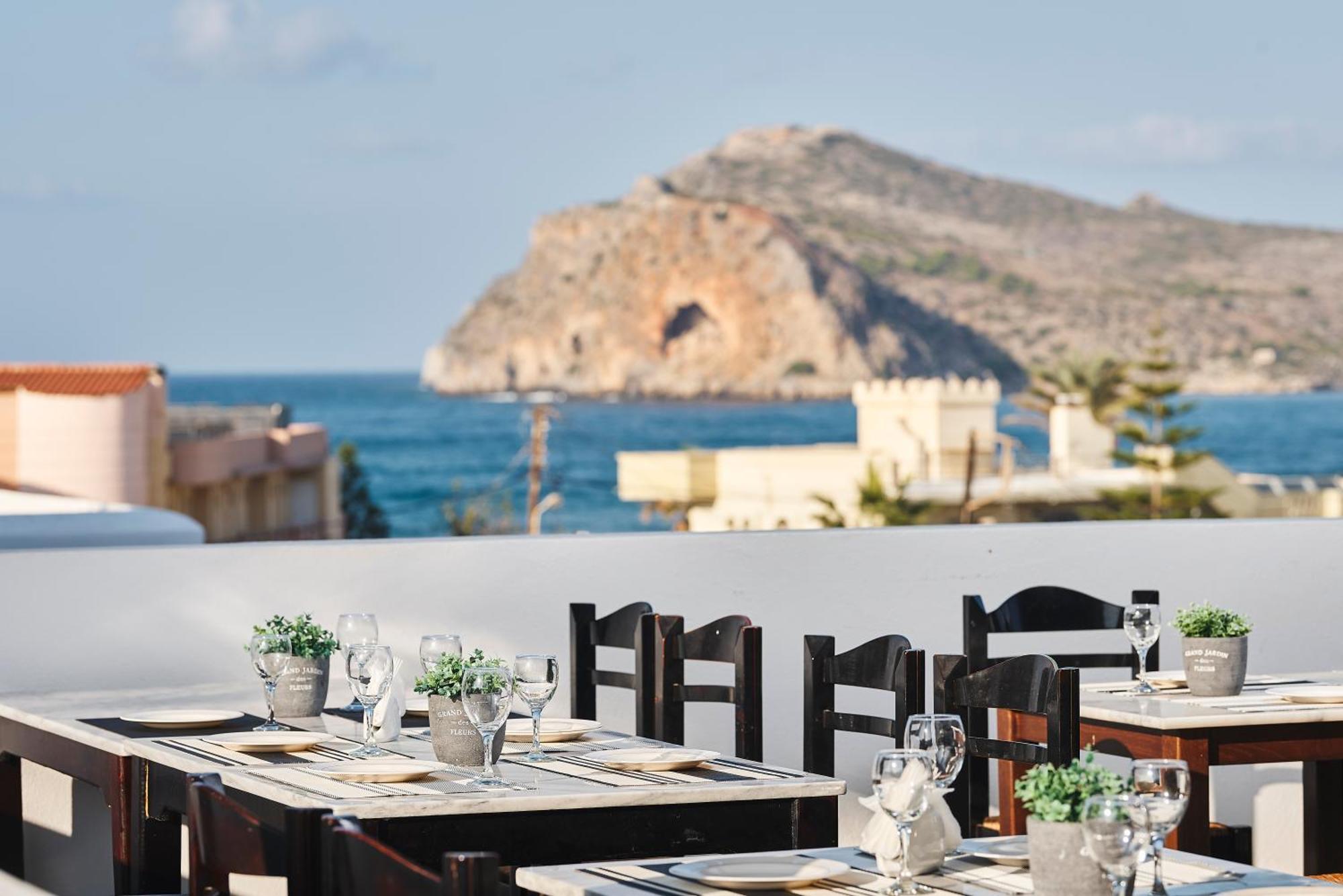 Eva Suites & Apartments Agia Marina エクステリア 写真