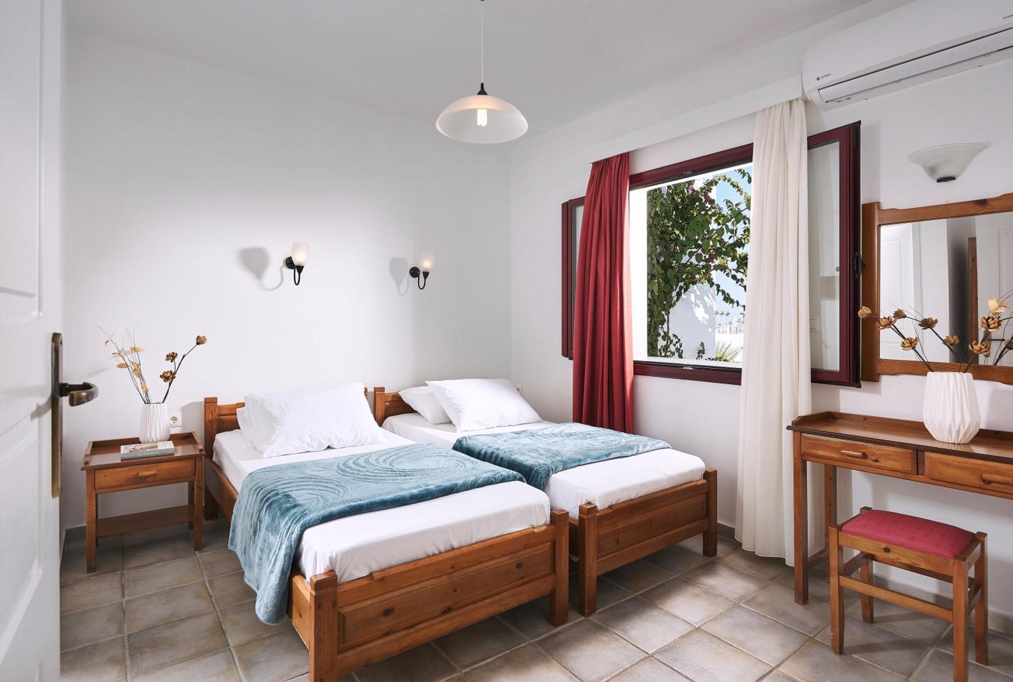 Eva Suites & Apartments Agia Marina エクステリア 写真