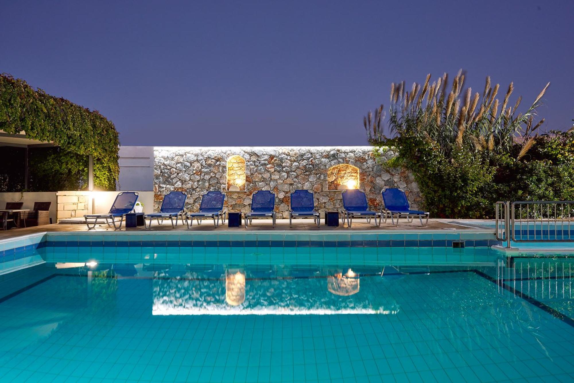 Eva Suites & Apartments Agia Marina エクステリア 写真