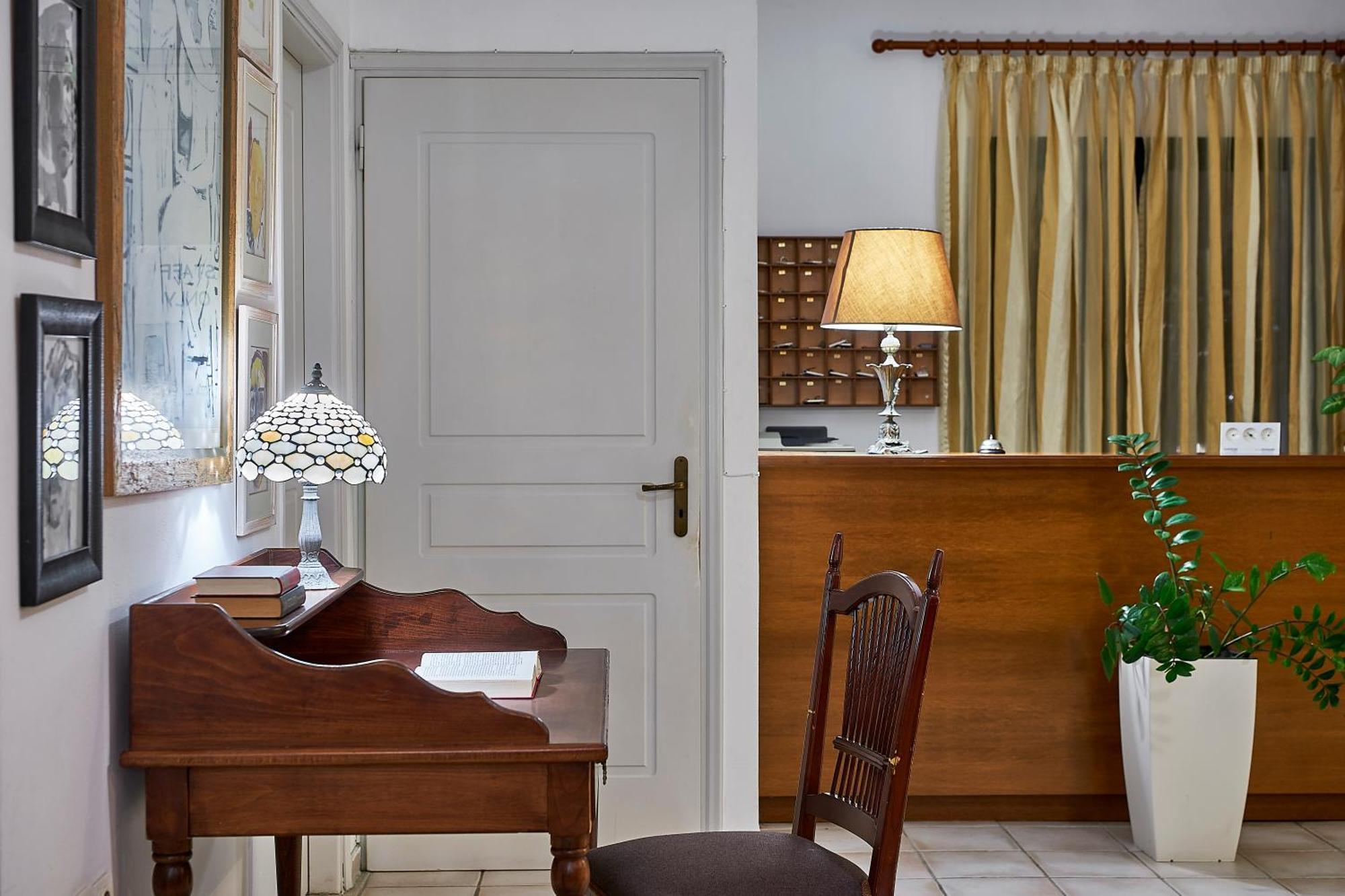 Eva Suites & Apartments Agia Marina エクステリア 写真