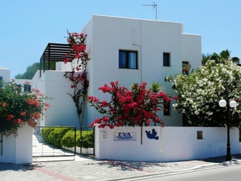 Eva Suites & Apartments Agia Marina エクステリア 写真